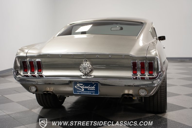Unknown-Mustang-1968-Vapor-Silver-Cognac-27