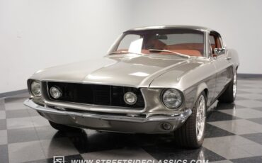 Unknown-Mustang-1968-Vapor-Silver-Cognac-3