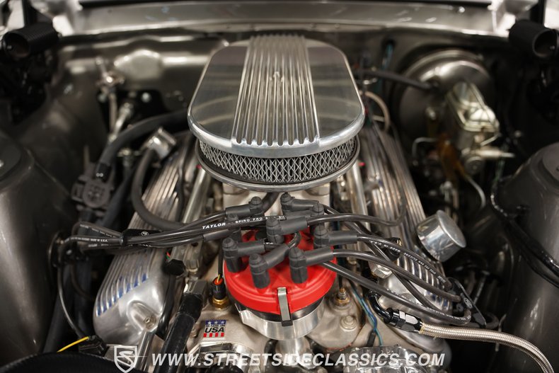 Unknown-Mustang-1968-Vapor-Silver-Cognac-35