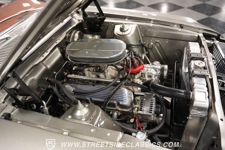 Unknown-Mustang-1968-Vapor-Silver-Cognac-36