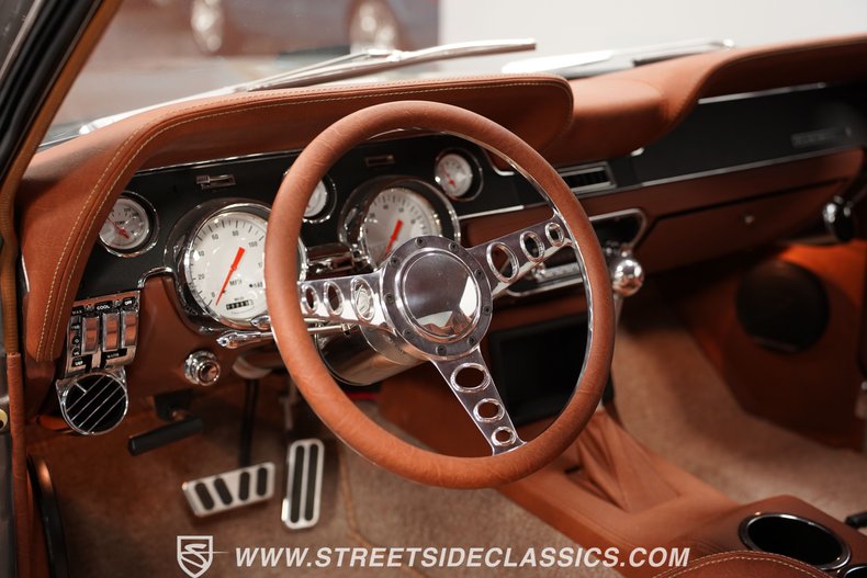Unknown-Mustang-1968-Vapor-Silver-Cognac-39