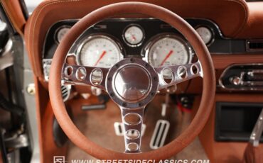 Unknown-Mustang-1968-Vapor-Silver-Cognac-40