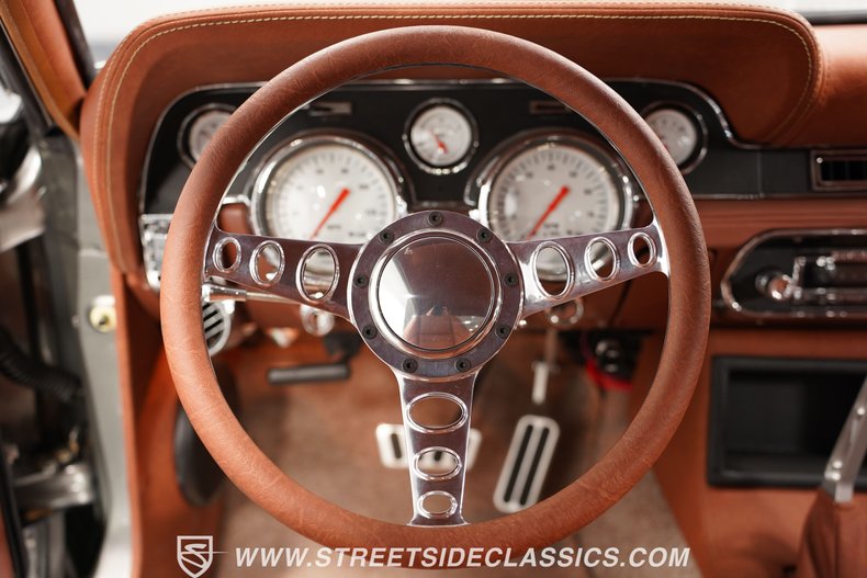 Unknown-Mustang-1968-Vapor-Silver-Cognac-40