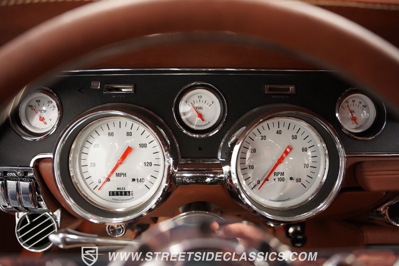 Unknown-Mustang-1968-Vapor-Silver-Cognac-41