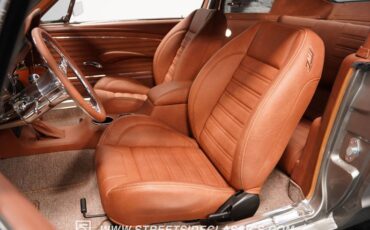 Unknown-Mustang-1968-Vapor-Silver-Cognac-47