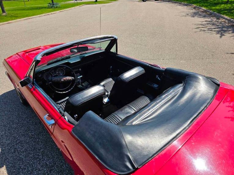 Unknown-Mustang-1968-red-black-20