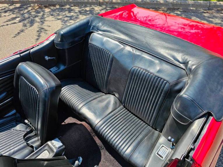 Unknown-Mustang-1968-red-black-22