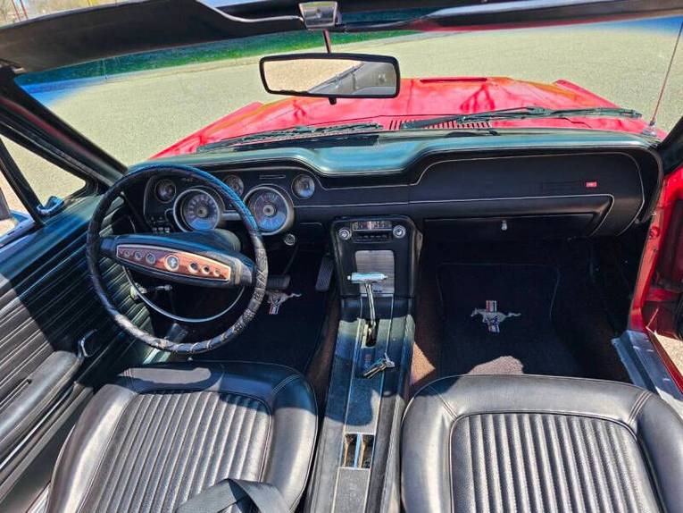 Unknown-Mustang-1968-red-black-26