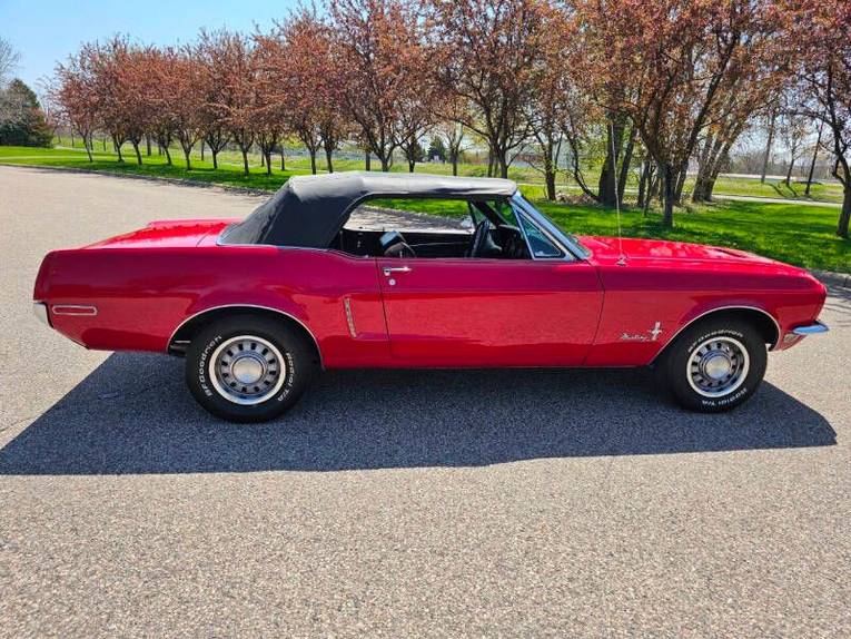 Unknown-Mustang-1968-red-black-31