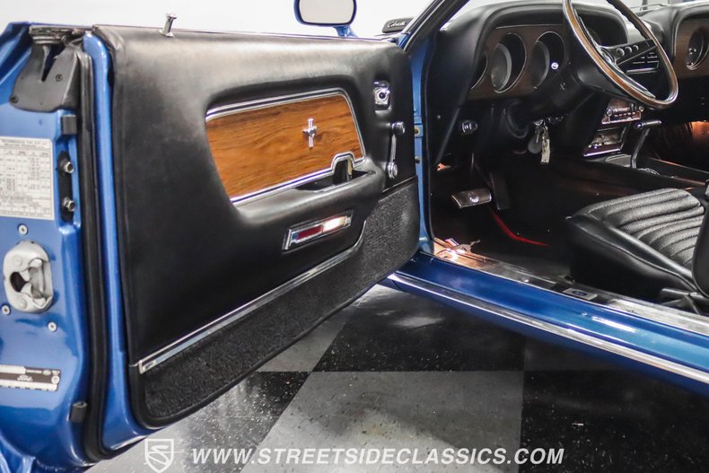 Unknown-Mustang-1969-Acapulco-Blue-Black-31