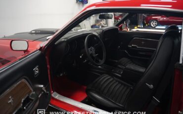 Unknown-Mustang-1969-Candy-Apple-Red-Black-3
