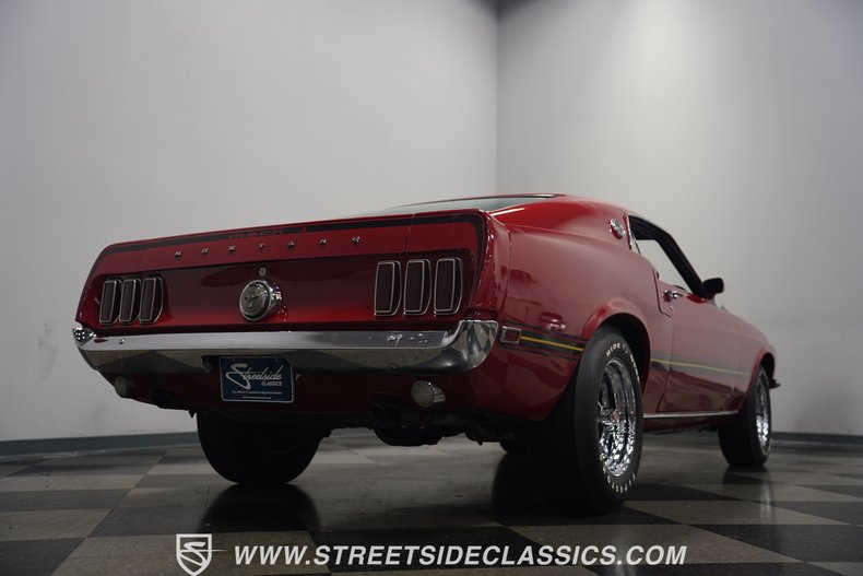 Unknown-Mustang-1969-Candy-Apple-Red-Black-35