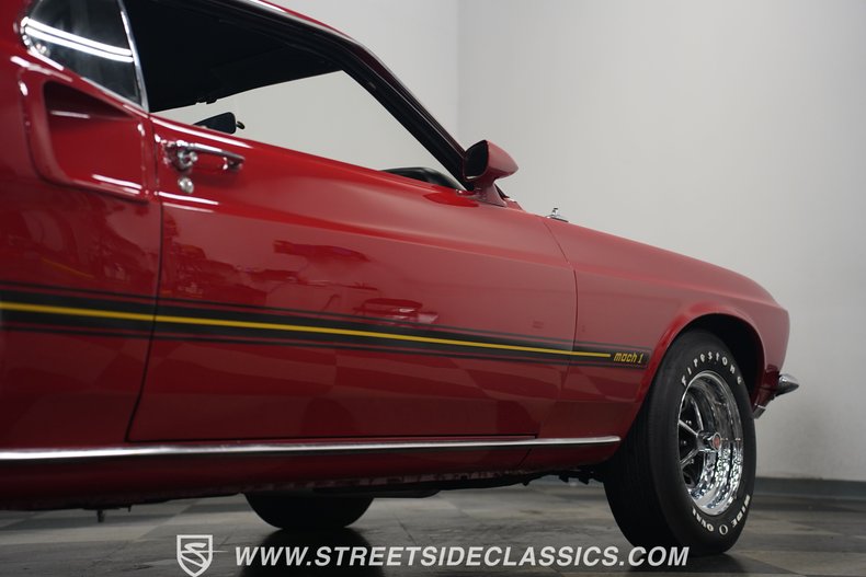 Unknown-Mustang-1969-Candy-Apple-Red-Black-36