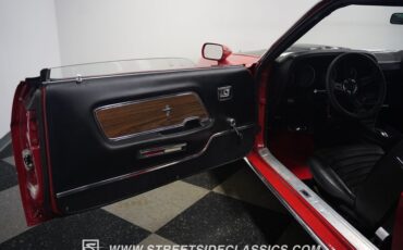 Unknown-Mustang-1969-Candy-Apple-Red-Black-44