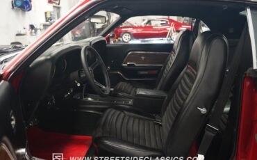 Unknown-Mustang-1969-Candy-Apple-Red-Black-46