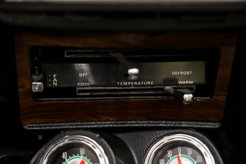 Unknown-Mustang-1969-Raven-Black-White-31