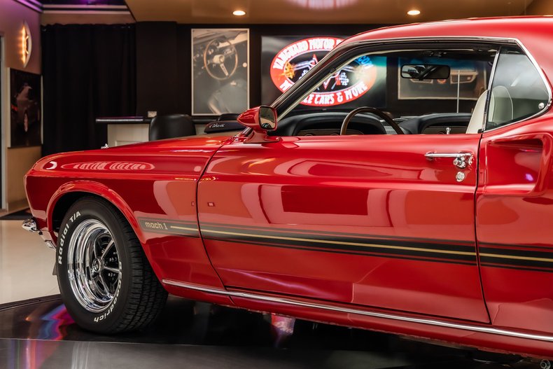 Unknown-Mustang-1969-Red-White-14