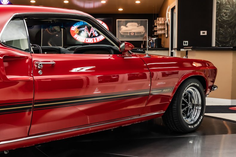 Unknown-Mustang-1969-Red-White-47