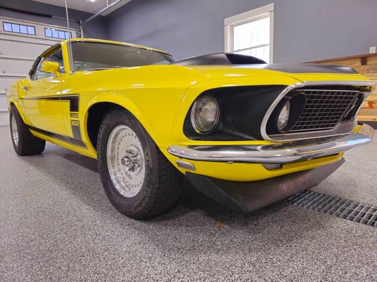 Unknown-Mustang-1969-yellow-black-1