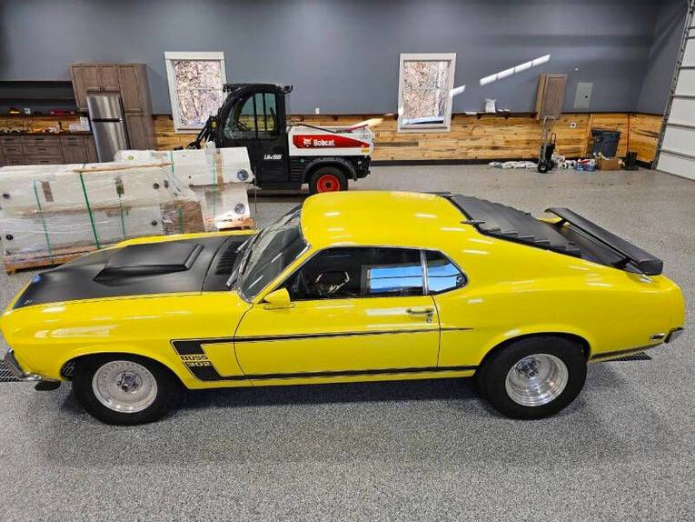 Unknown-Mustang-1969-yellow-black-2