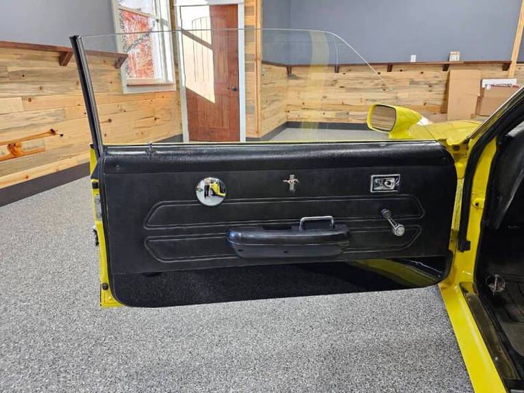 Unknown-Mustang-1969-yellow-black-34