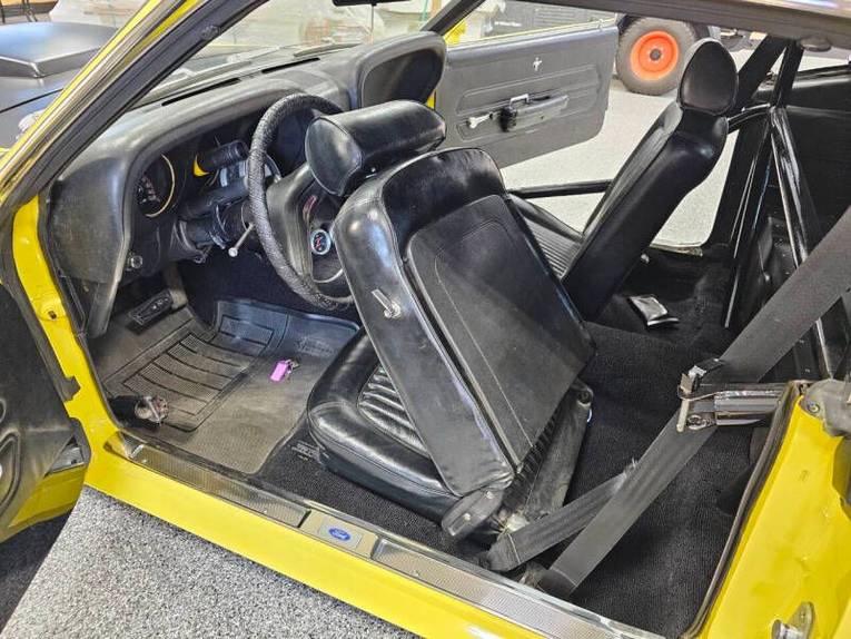 Unknown-Mustang-1969-yellow-black-35