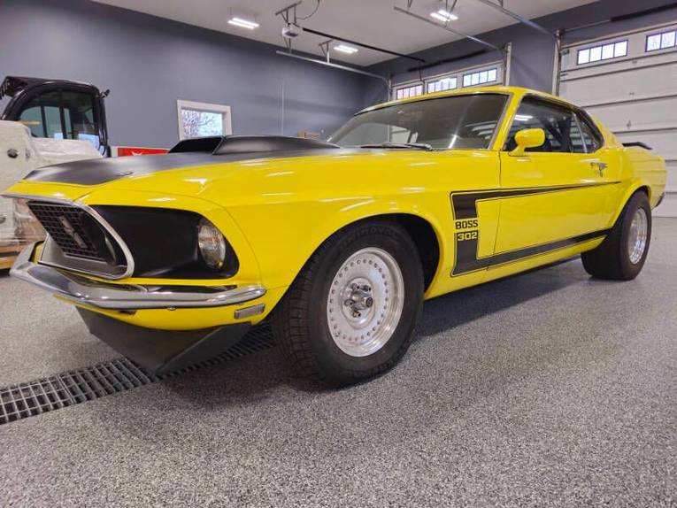 Unknown-Mustang-1969-yellow-black-5