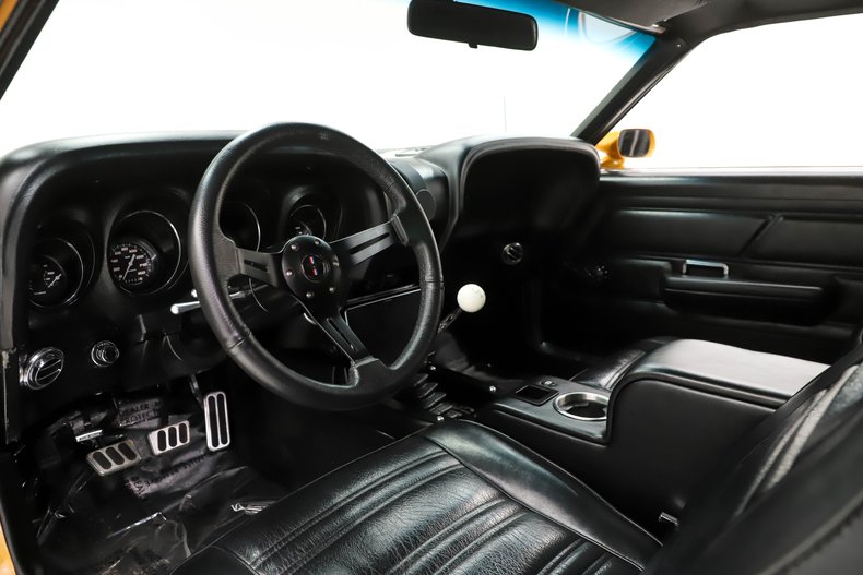 Unknown-Mustang-1970-Butterscotch-Metalli-Black-1