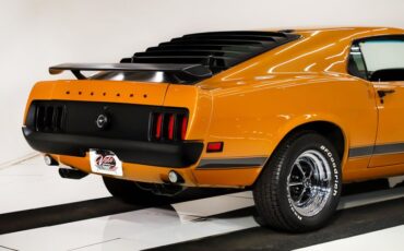 Unknown-Mustang-1970-Butterscotch-Metalli-Black-23