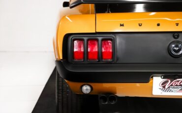 Unknown-Mustang-1970-Butterscotch-Metalli-Black-30