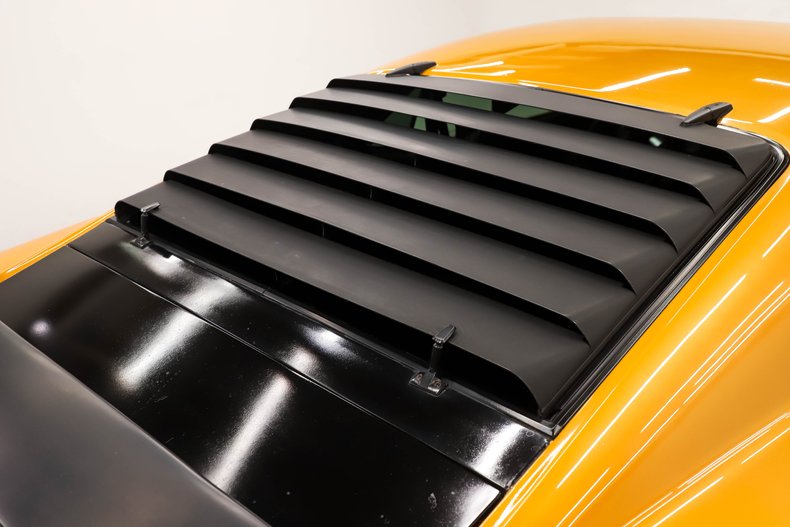 Unknown-Mustang-1970-Butterscotch-Metalli-Black-34