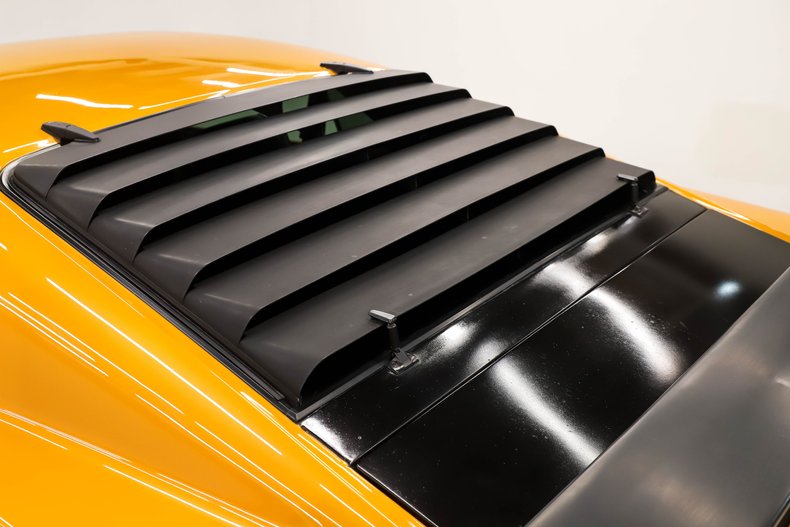 Unknown-Mustang-1970-Butterscotch-Metalli-Black-35