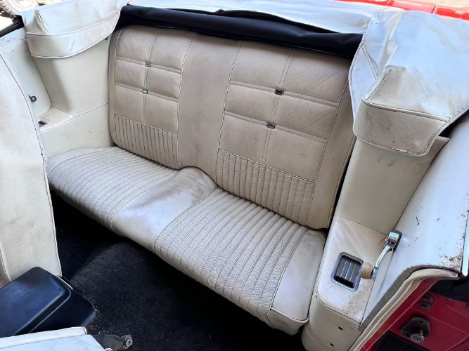 Unknown-Mustang-1970-Calypso-CoralWhite-White-Knit-Vinyl-Del-28