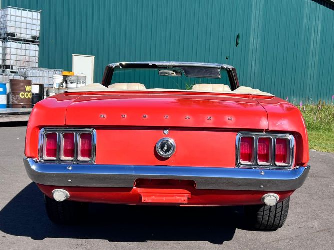 Unknown-Mustang-1970-Calypso-CoralWhite-White-Knit-Vinyl-Del-36