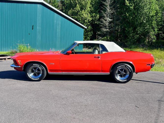 Unknown-Mustang-1970-Calypso-CoralWhite-White-Knit-Vinyl-Del-40