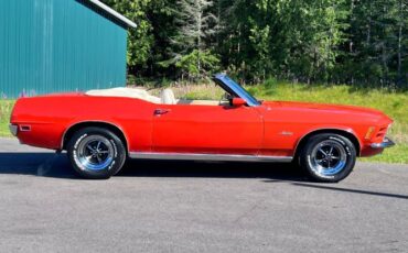 Unknown-Mustang-1970-Calypso-CoralWhite-White-Knit-Vinyl-Del-43