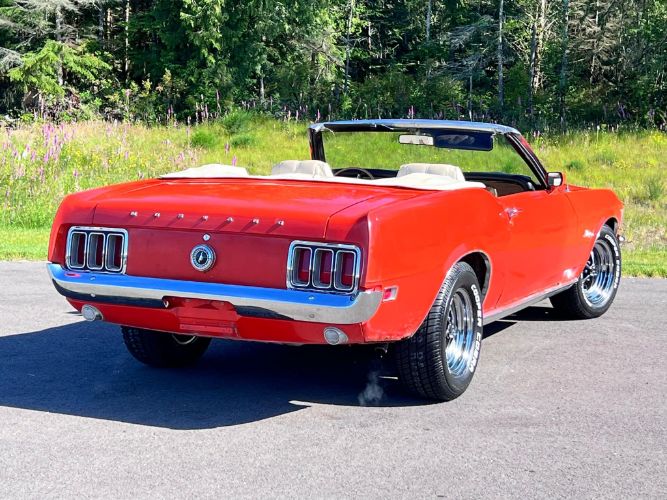 Unknown-Mustang-1970-Calypso-CoralWhite-White-Knit-Vinyl-Del-45