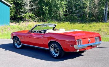 Unknown-Mustang-1970-Calypso-CoralWhite-White-Knit-Vinyl-Del-8
