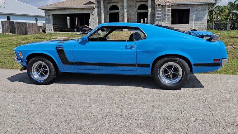 Unknown-Mustang-1970-Grabber-Blue-Black-1