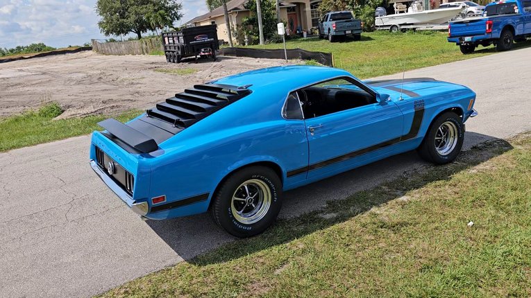 Unknown-Mustang-1970-Grabber-Blue-Black-12