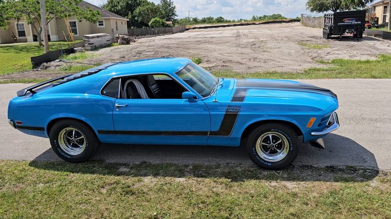 Unknown-Mustang-1970-Grabber-Blue-Black-7