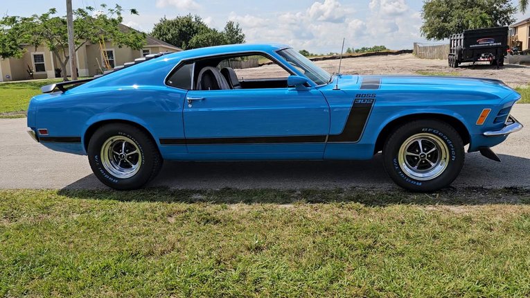 Unknown-Mustang-1970-Grabber-Blue-Black