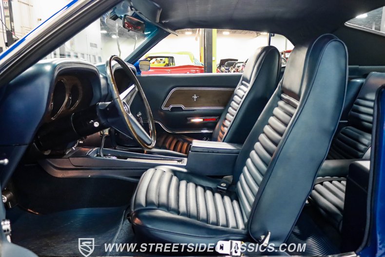 Unknown-Mustang-1970-Medium-Bright-Blue-M-Blue-47