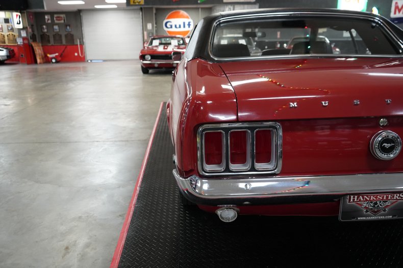 Unknown-Mustang-1970-Red-Black-11