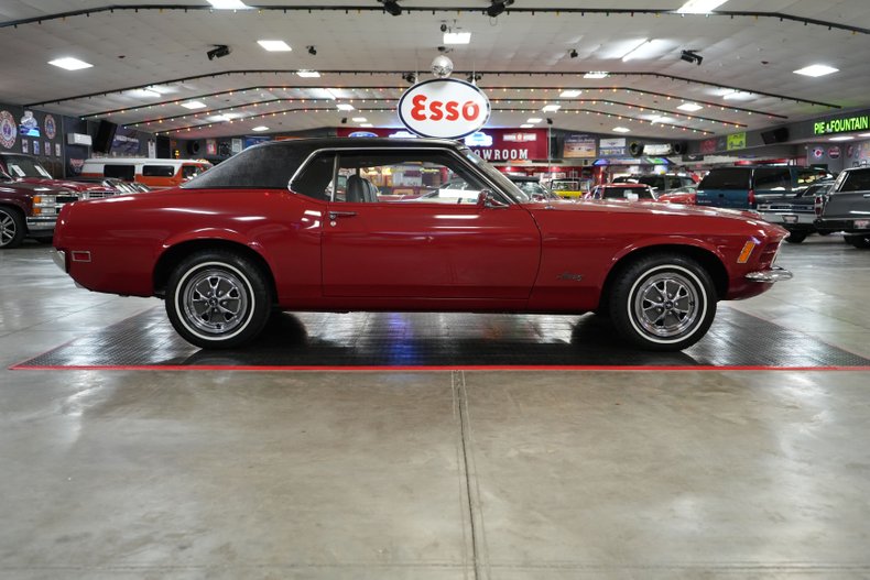 Unknown-Mustang-1970-Red-Black-14