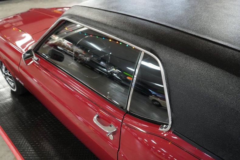 Unknown-Mustang-1970-Red-Black-18