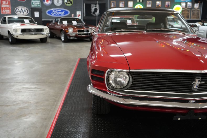 Unknown-Mustang-1970-Red-Black-36