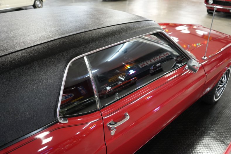 Unknown-Mustang-1970-Red-Black-44