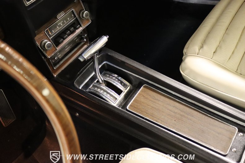 Unknown-Mustang-1970-Red-White-38