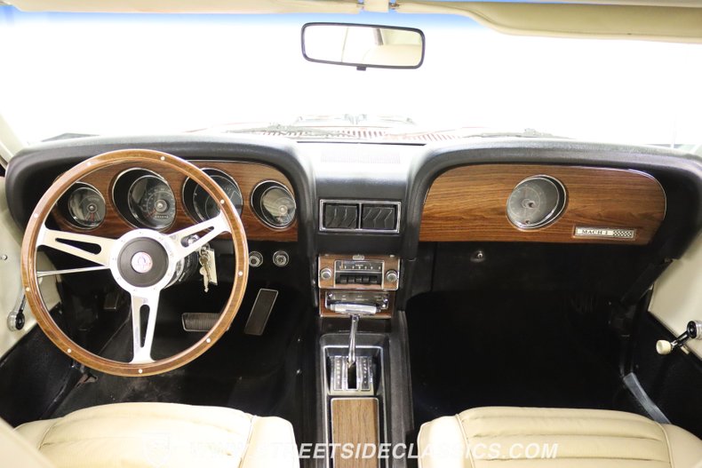 Unknown-Mustang-1970-Red-White-43